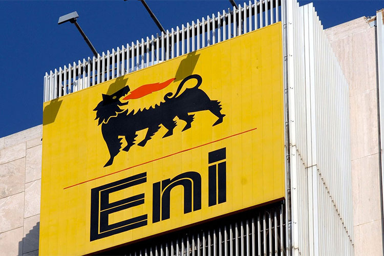 En línea con la estrategia distintiva de Eni para abordar los desafíos del  mercado energético actual, la compañía adquirió el negocio de bp en  Argelia, operando dos importantes campos de gas “In