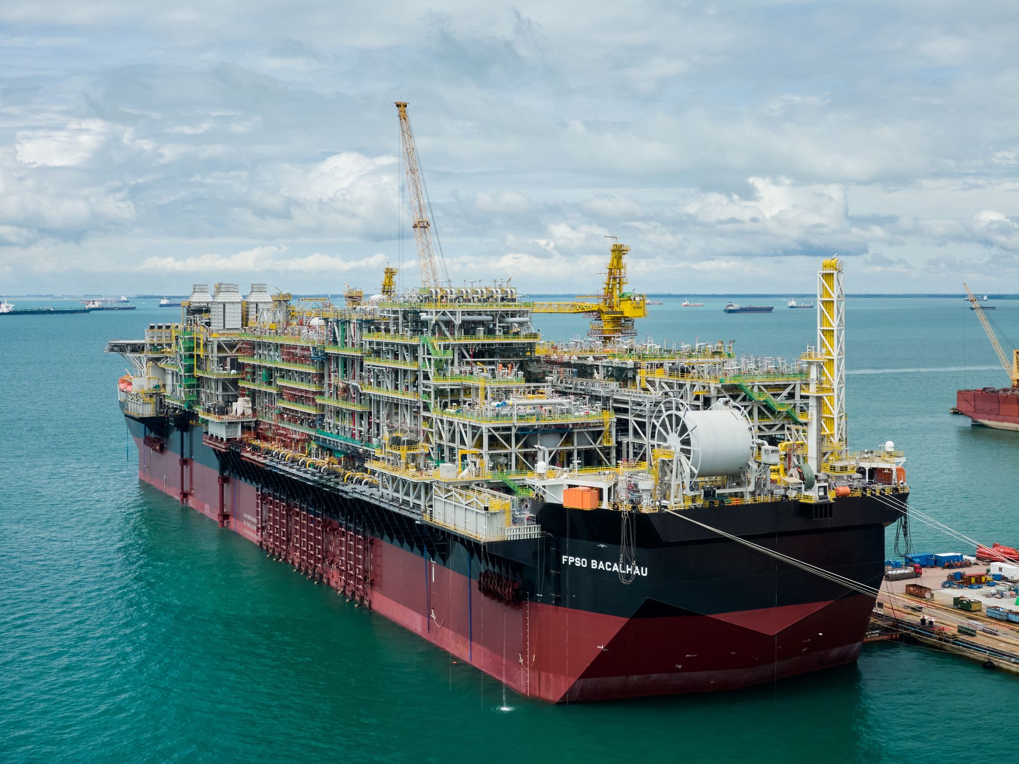 FPSO Bacalhau Receives Prestigious Low Carbon Emission Certification in Offshore Brazil!