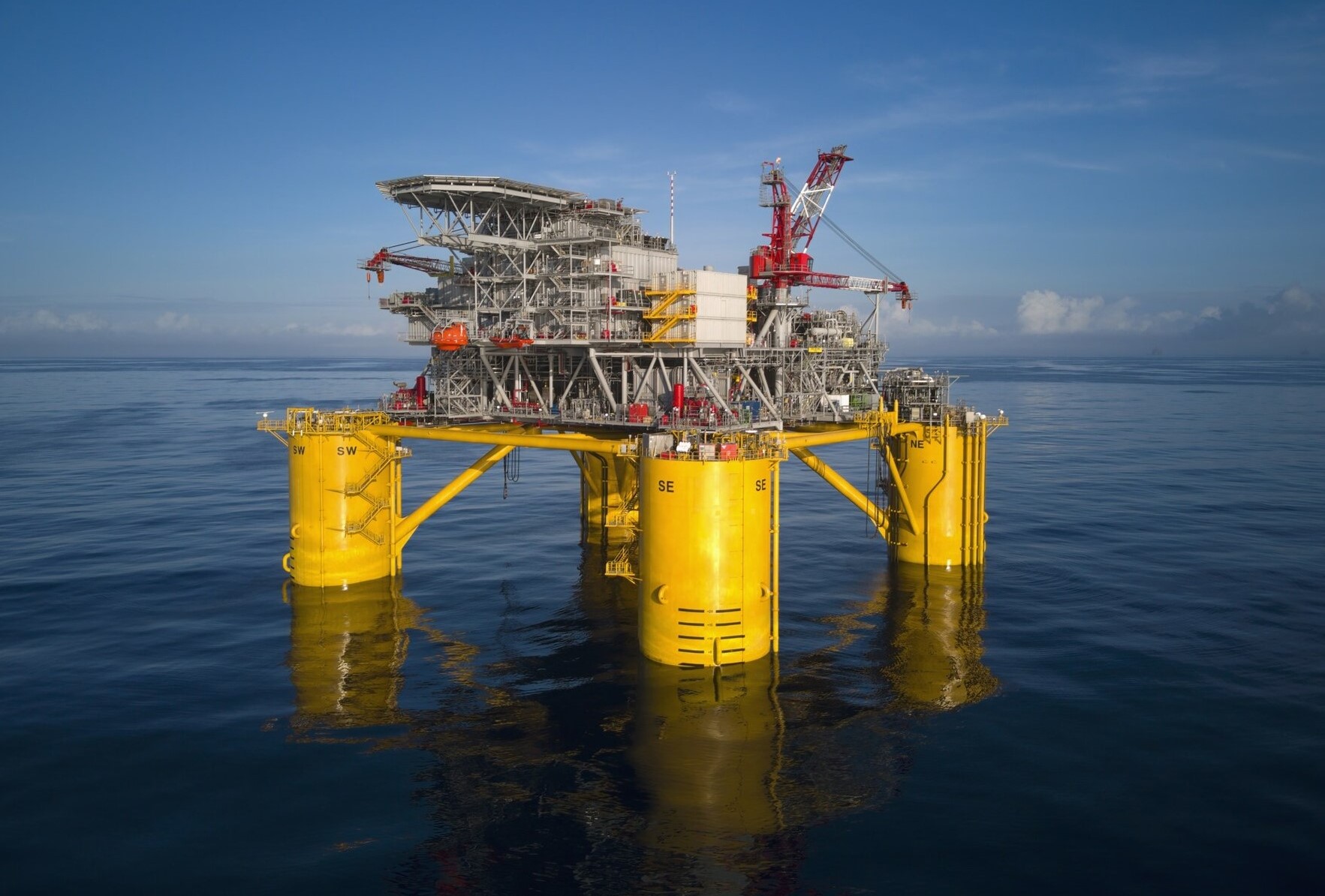 Shell’s New Waterflood Project Promises Boost to Gulf of Mexico Oil Output!